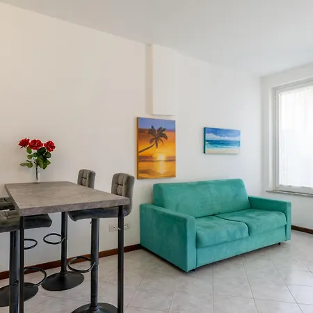 The Terrace On The - Varenna Pino Апартаменты