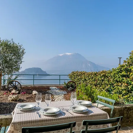 The Terrace On The - Varenna Pino Апартаменты Fiumelatte